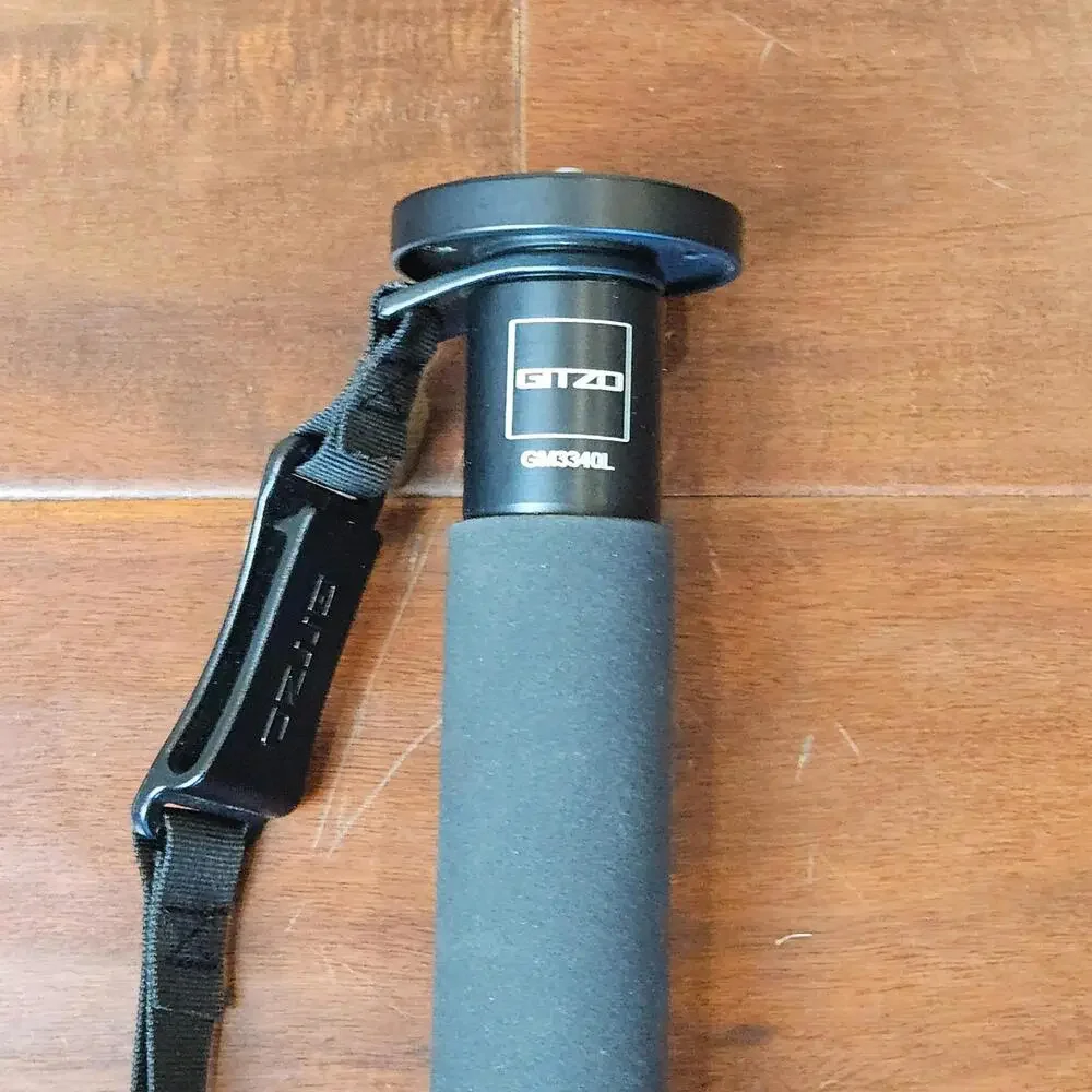 New w/out Box Gitzo GM3340L 4-Section Series 3 Aluminum Monopod with Storage Bag